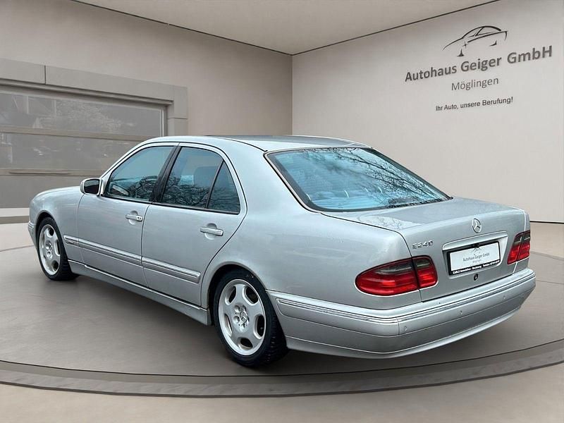 Gebraucht Mercedes E240 Avantgarde 170 PS (125 kW) 2001 Silber Limousine