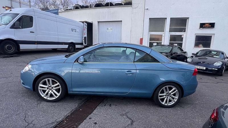 Gebraucht VW Eos 150 PS (110 kW) 2007 Eismeerblau metallic (metallic) Cabrio
