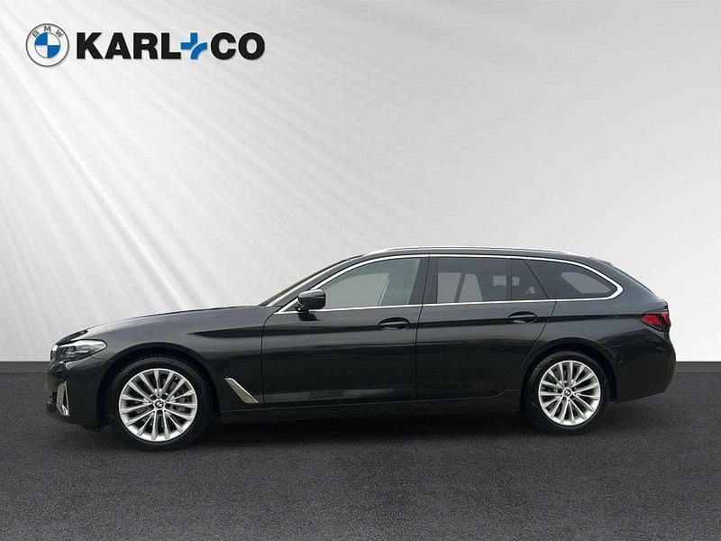 Grau Gebraucht 2022 BMW 540 Luxury Line Kombi | 44.788 € (Superpreis) - Bild 1/4