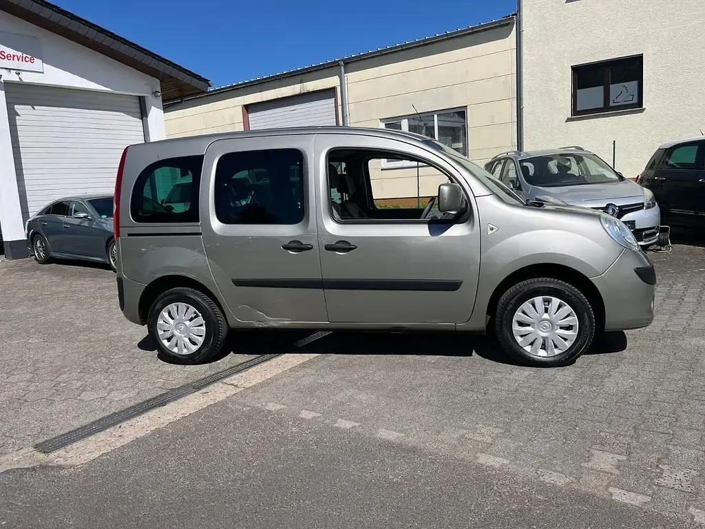 Gebraucht Renault Kangoo Privilege 106 PS (77 kW) 2008 Beige Van / Kleinbus