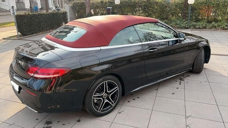 Gebraucht Mercedes C300 258 PS (189 kW) 2020 Schwarz Cabrio