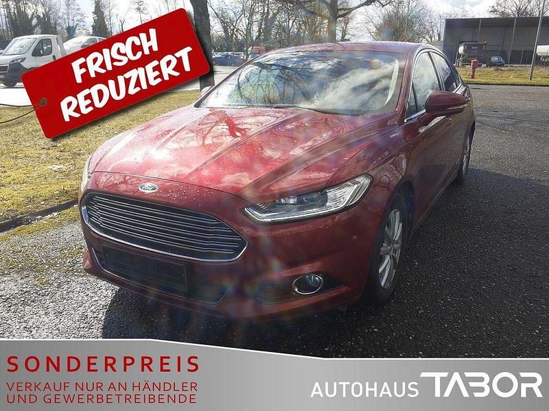Rubyrot (metallic) Gebraucht 2016 Ford Mondeo Titanium Limousine | 7.985 € - Bild 1/4