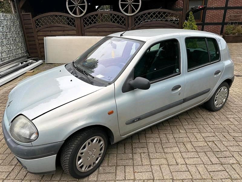 Gebraucht Renault Clio II 75 PS (55 kW) 2000 Silber Kleinwagen