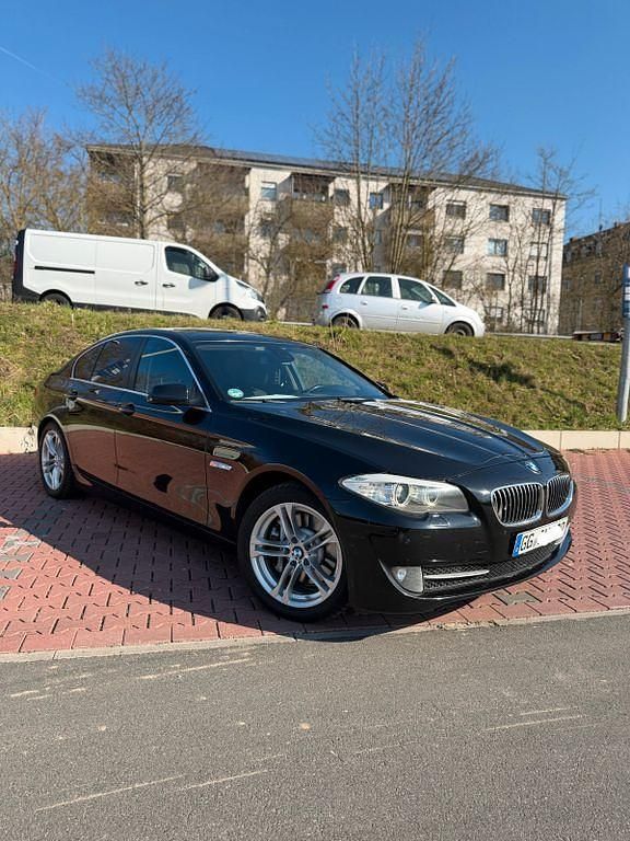 Gebraucht BMW 530 245 PS (180 kW) 2011 Schwarz Limousine