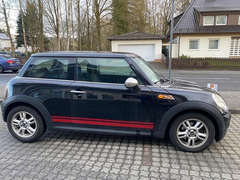 Gebraucht Mini ONE 75 PS (55 kW) 2009 Schwarz Kleinwagen