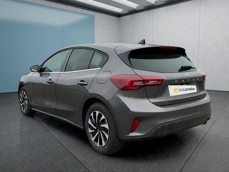 Neu Ford Focus Titanium 155 PS (114 kW) 2025 Schwarz Limousine