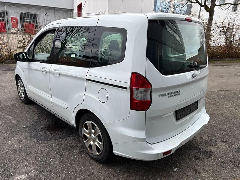 Gebraucht Ford Tourneo Courier 101 PS (74 kW) 2019 Weiß Van / Kleinbus
