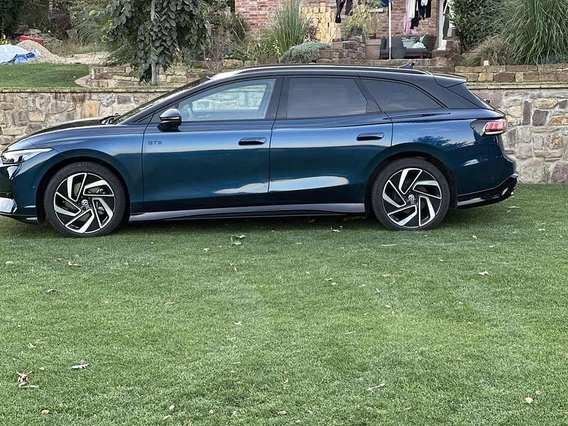 Gebraucht VW ID.7 GTX 250 kW (340 PS) 2024 Blau Kombi