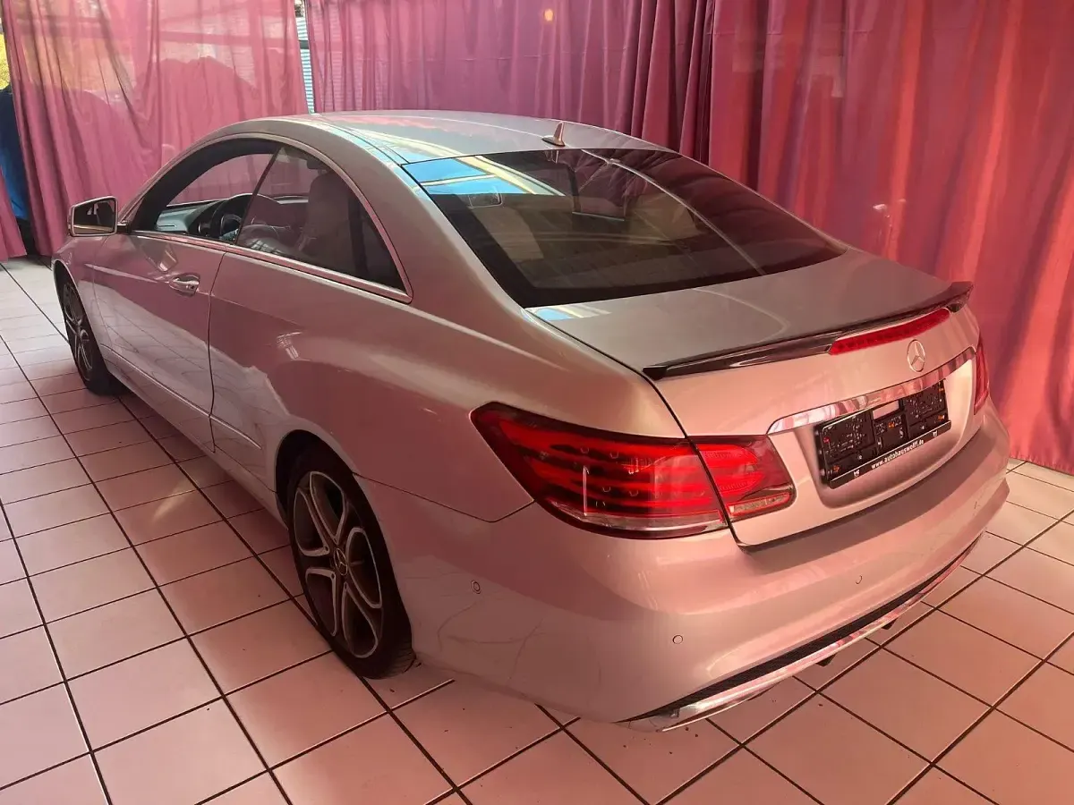 Gebraucht Mercedes E300 252 PS (185 kW) 2014 Silber Coupé