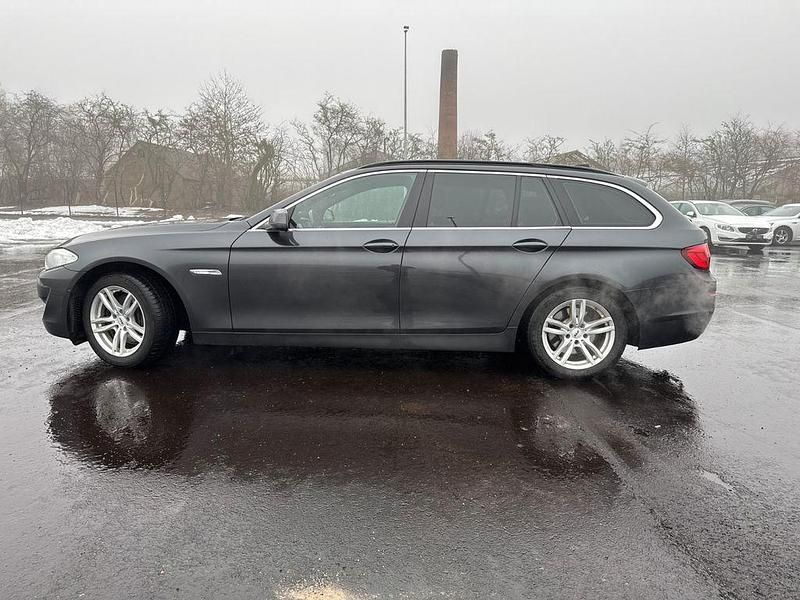 Gebraucht BMW 525 Sport Line 218 PS (160 kW) 2012 Grau Kombi