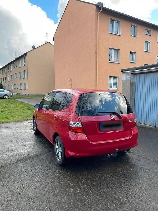 Gebraucht Honda Jazz 78 PS (57 kW) 2005 Rot Kleinwagen