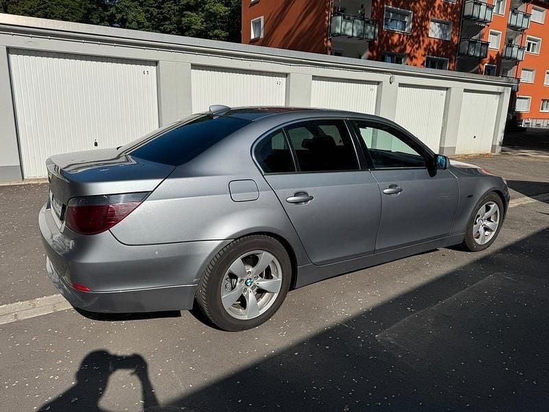 Gebraucht BMW 525 177 PS (130 kW) 2004 Grau Limousine