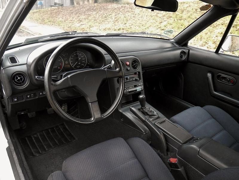 Gebraucht Mazda MX5 116 PS (85 kW) 1992 Silber Cabrio