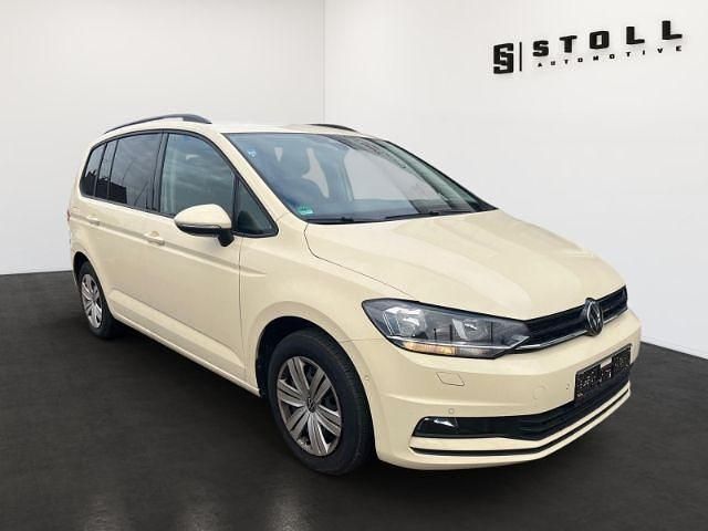 Gebraucht VW Touran Trendline 150 PS (110 kW) 2024 Beige Van / Kleinbus