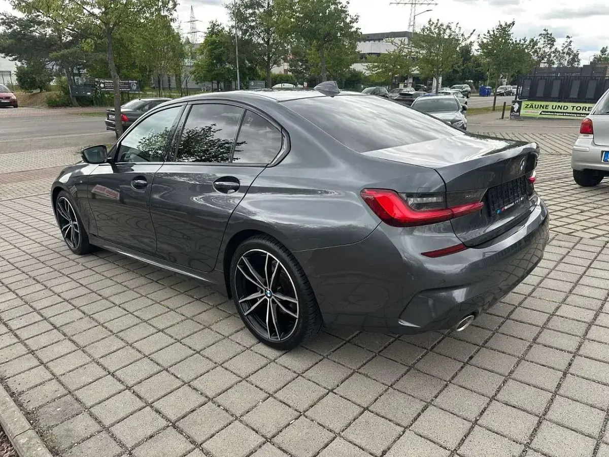 Gebraucht BMW 320 M Sport 190 PS (139 kW) 2020 Grau Limousine