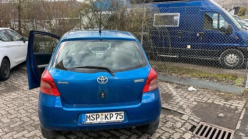 Gebraucht Toyota Yaris 80 PS (58 kW) 2008 Blau Kleinwagen