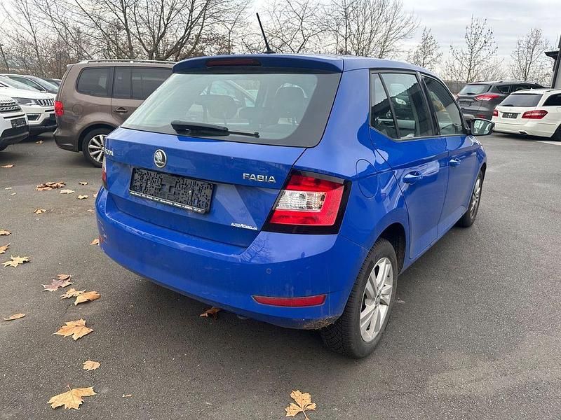 Gebraucht Skoda Fabia Ambition 95 PS (69 kW) 2018 Blau Limousine