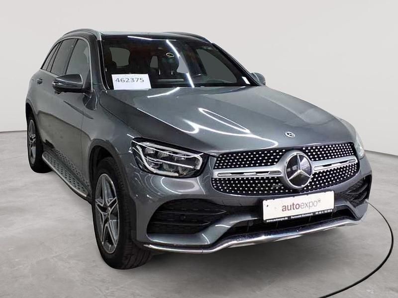Selenitgrau metallic Gebraucht 2022 Mercedes GLC300e AMG line SUV | 38.990 € (Etwas zu teuer) - Bild 1/4