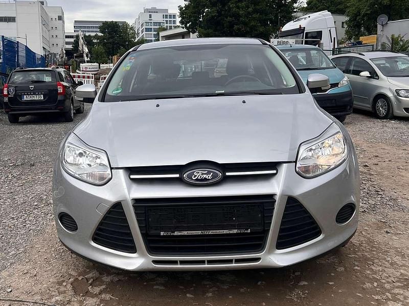 Gebraucht Ford Focus Trend 95 PS (69 kW) 2011 Silber Kombi