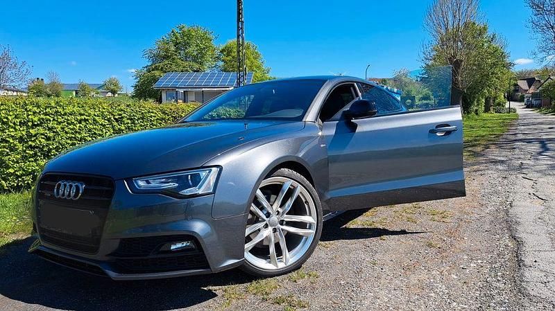 Grau Gebraucht 2015 Audi A5 Sportback Sport Kleinwagen | 17.200 € (Etwas zu teuer) - Bild 1/4