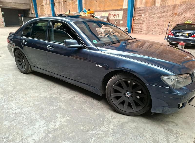 Gebraucht BMW 730 231 PS (169 kW) 2005 Blau Limousine