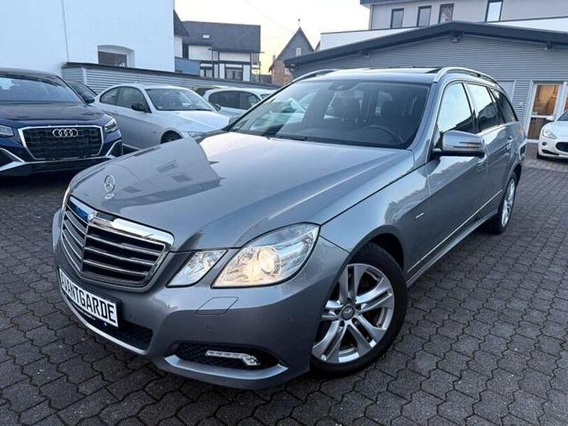 Gebraucht Mercedes E250 Avantgarde 204 PS (150 kW) 2011 Grau Limousine