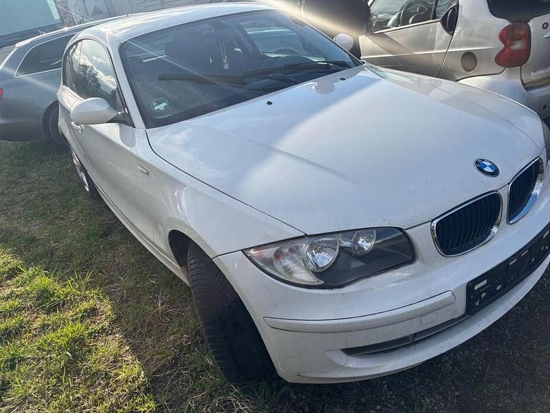 Gebraucht BMW 116 Advantage 122 PS (89 kW) 2008 Weiß Kleinwagen