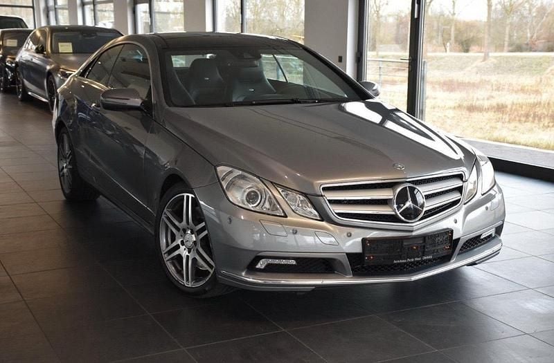 Grau Gebraucht 2009 Mercedes E500 Avantgarde Coupé | 14.000 € (Guter Preis) - Bild 1/4