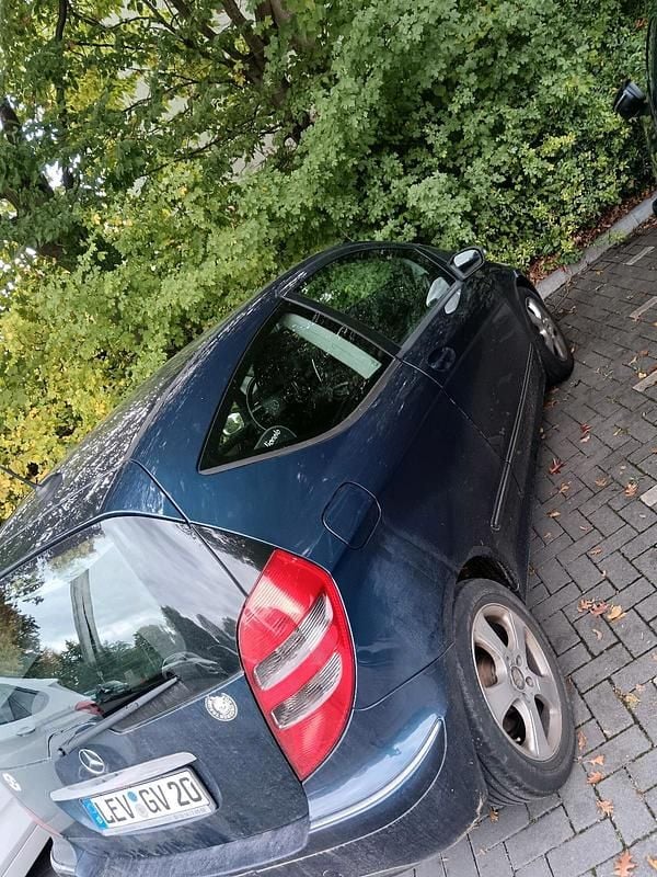 Blau Gebraucht 2008 Mercedes A180 Kleinwagen | 3.000 € (Fairer Preis) - Bild 1/4