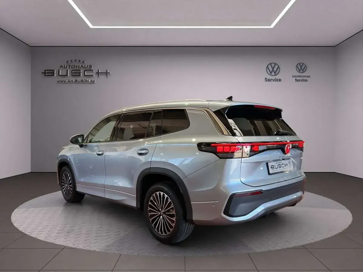 Gebraucht VW Tayron Life 150 PS (110 kW) 2025 Dolomit silber SUV