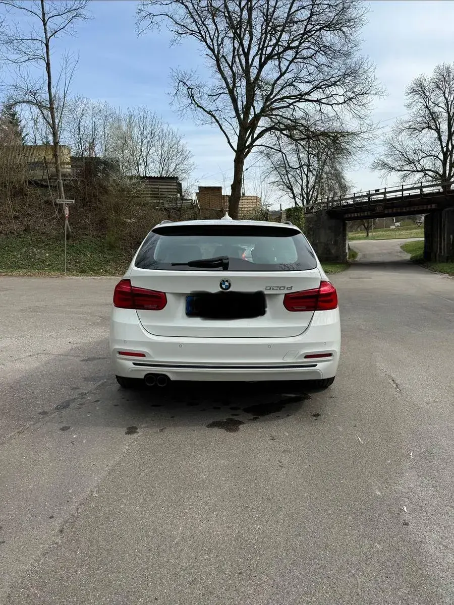 Gebraucht BMW 320 Sport Line 190 PS (139 kW) 2019 Weiß Kombi
