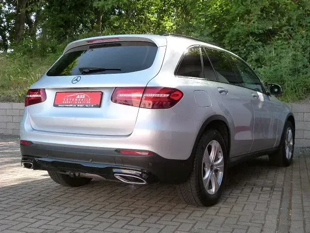 Gebraucht Mercedes GLC250 211 PS (155 kW) 2018 Silber SUV