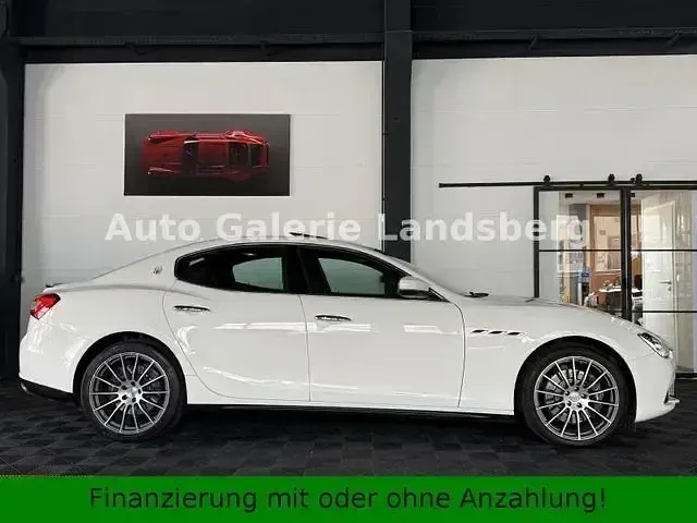 Gebraucht Maserati Ghibli 350 PS (257 kW) 2017 Weiß Limousine