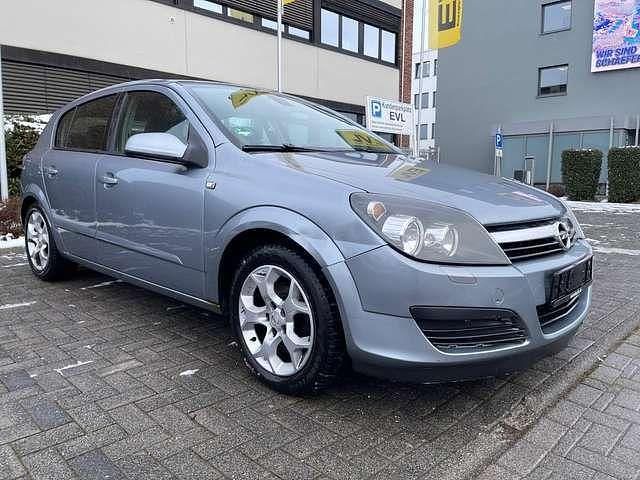 Gebraucht Opel Astra Sport 105 PS (77 kW) 2006 Lichtsilber m2 Kleinwagen