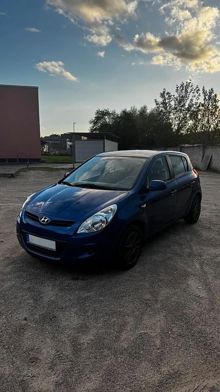 Blau Gebraucht 2011 Hyundai i20 Kleinwagen | 5.000 € (Fairer Preis) - Bild 1/4