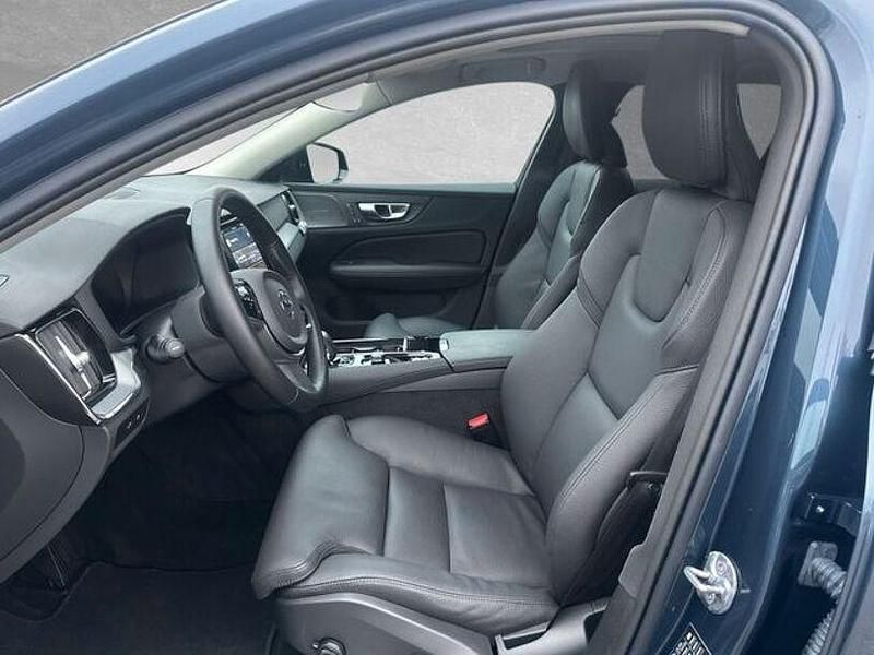 Gebraucht Volvo V60 Plus 455 PS (334 kW) 2025 Denim blue Kombi