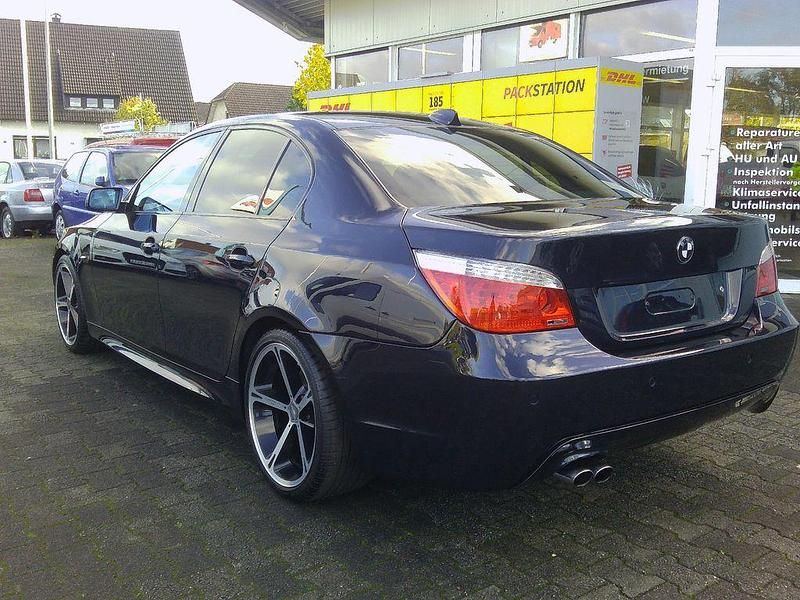 Gebraucht BMW 530 Sport Line 272 PS (200 kW) 2008 Schwarz Limousine