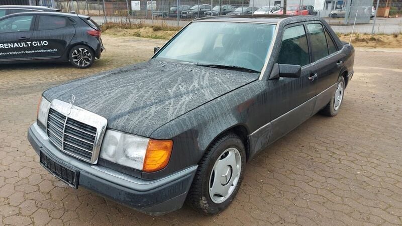 Gebraucht Mercedes E260 160 PS (117 kW) 1990 Schwarz Limousine