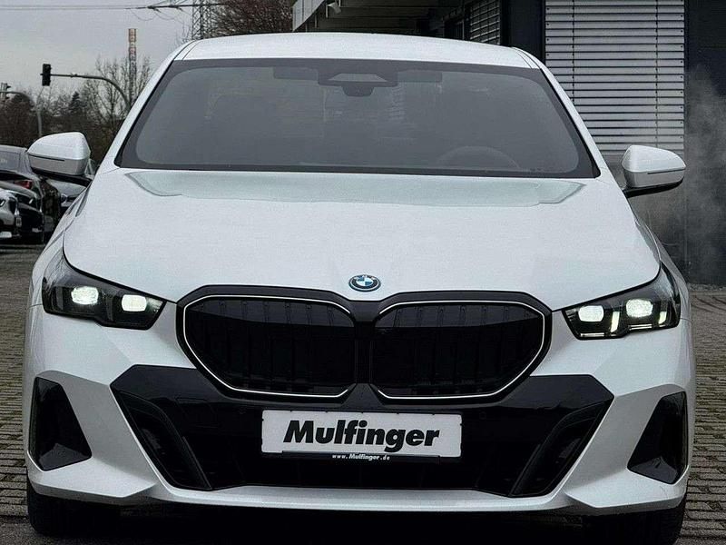 Neu BMW 530e Performance 299 PS (219 kW) 2026 Weiß Limousine