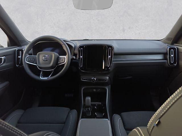 Gebraucht Volvo XC40 Plus 175 kW (238 PS) 2024 Crystal white pearl SUV