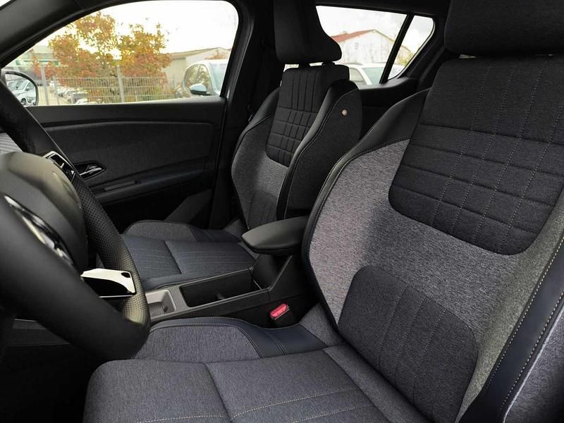 Gebraucht Renault 4 E-Tech 110 kW (150 PS) 2025 Kumulusblau / schwarz SUV