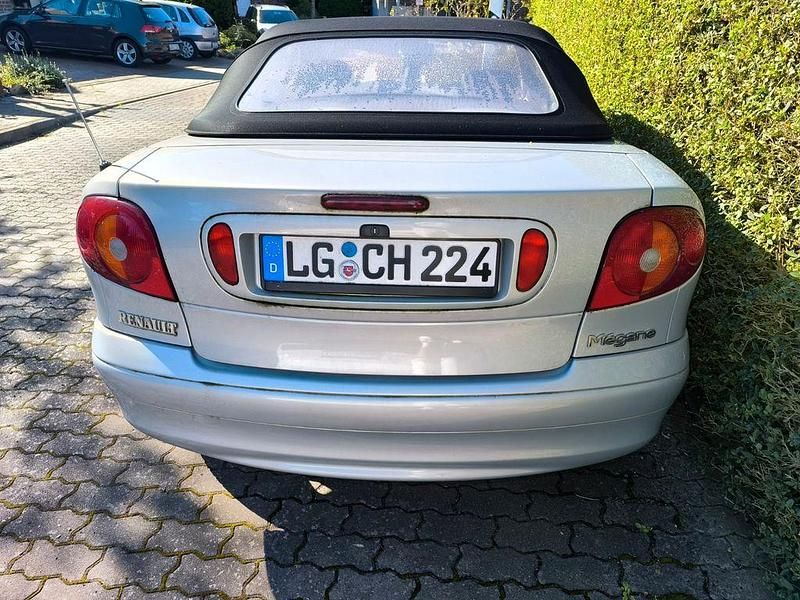 Gebraucht Renault Mégane Cabriolet Dynamique 107 PS (78 kW) 2000 Silber Cabrio