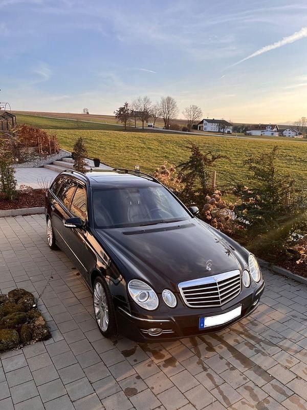 Gebraucht Mercedes E280 231 PS (169 kW) 2007 Schwarz Kombi