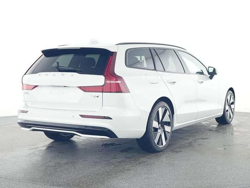 Gebraucht Volvo V60 Plus 253 PS (186 kW) 2025 Weiß Kombi