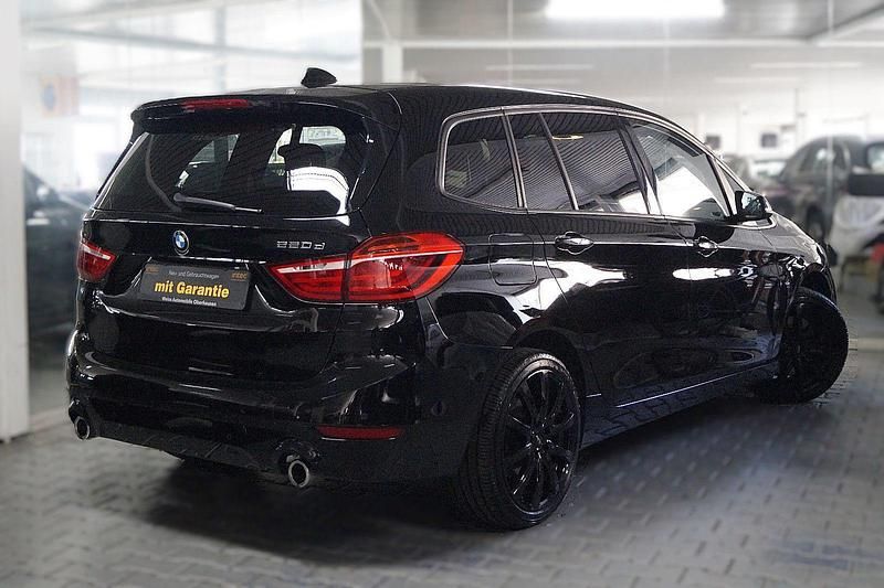 Gebraucht BMW 220 Gran Tourer Advantage 190 PS (139 kW) 2020 Schwarz Van / Kleinbus