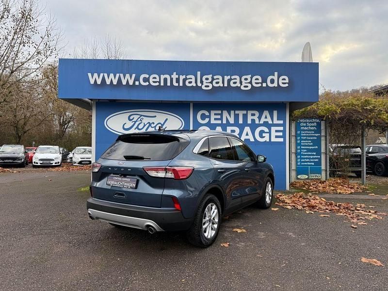 Gebraucht Ford Kuga Titanium 150 PS (110 kW) 2023 Blau SUV