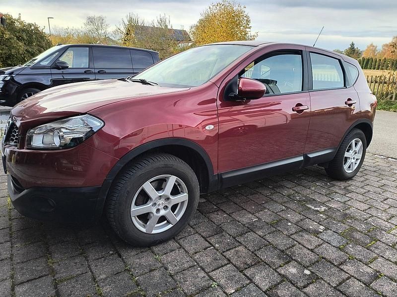 Rot Gebraucht 2011 Nissan Qashqai Acenta SUV | 8.000 € (Fairer Preis) - Bild 1/4