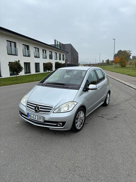 Silber Gebraucht 2009 Mercedes A160 Limousine | 2.300 € (Guter Preis) - Bild 1/4
