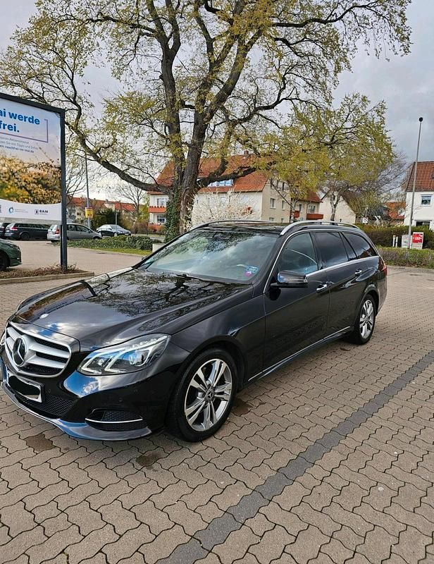 Second-hand Mercedes E250 204 CP (150 kW) 2014 Negru Break