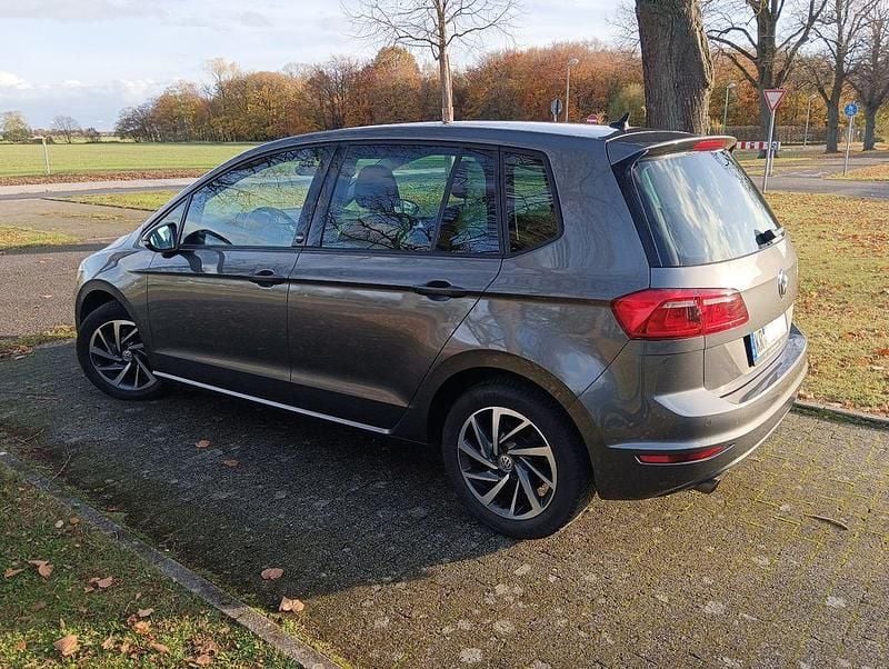 Gebraucht VW Golf Sportsvan Sound 116 PS (85 kW) 2017 Grau Van / Kleinbus